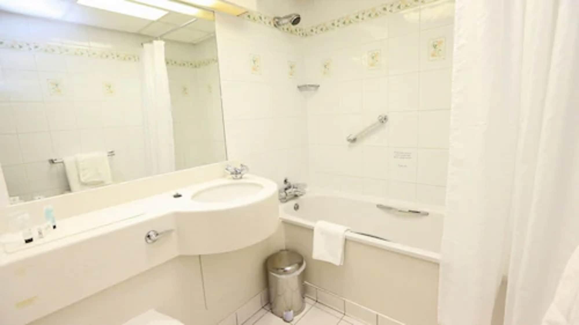 Fairways Lodge & Leisure Club プレストウィッチ エクステリア 写真
